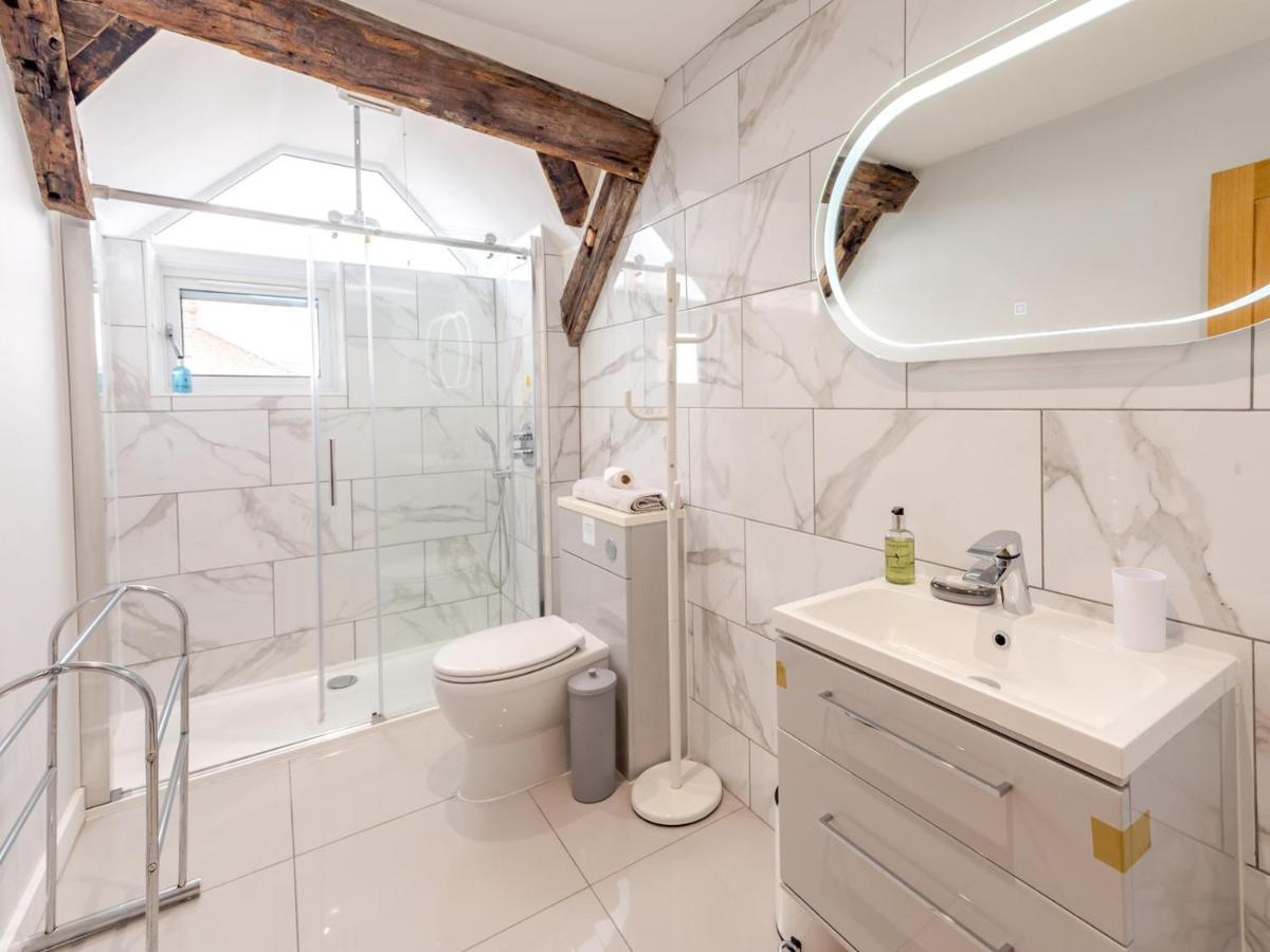Pass The Keys 5C Charming Town Centre Apartment With Roof Top Views Shrewsbury Esterno foto