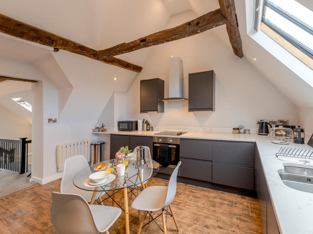 Pass The Keys 5C Charming Town Centre Apartment With Roof Top Views Shrewsbury Esterno foto