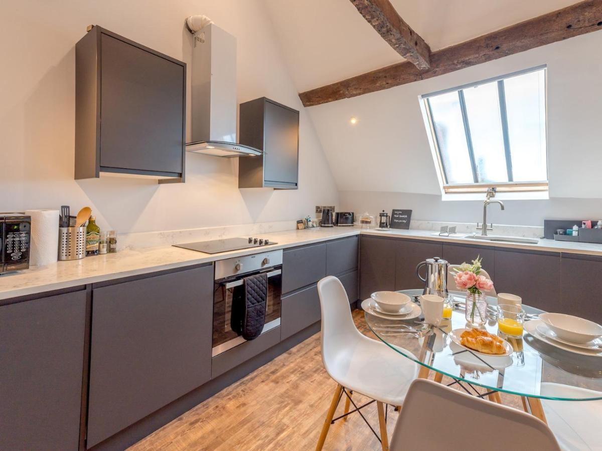 Pass The Keys 5C Charming Town Centre Apartment With Roof Top Views Shrewsbury Esterno foto